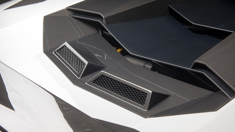 Photo of Novitec Air-ventilation-vents for the Engine Bonnet (not for Roadster) for the Lamborghini Aventador S LP740-4 - Image 2
